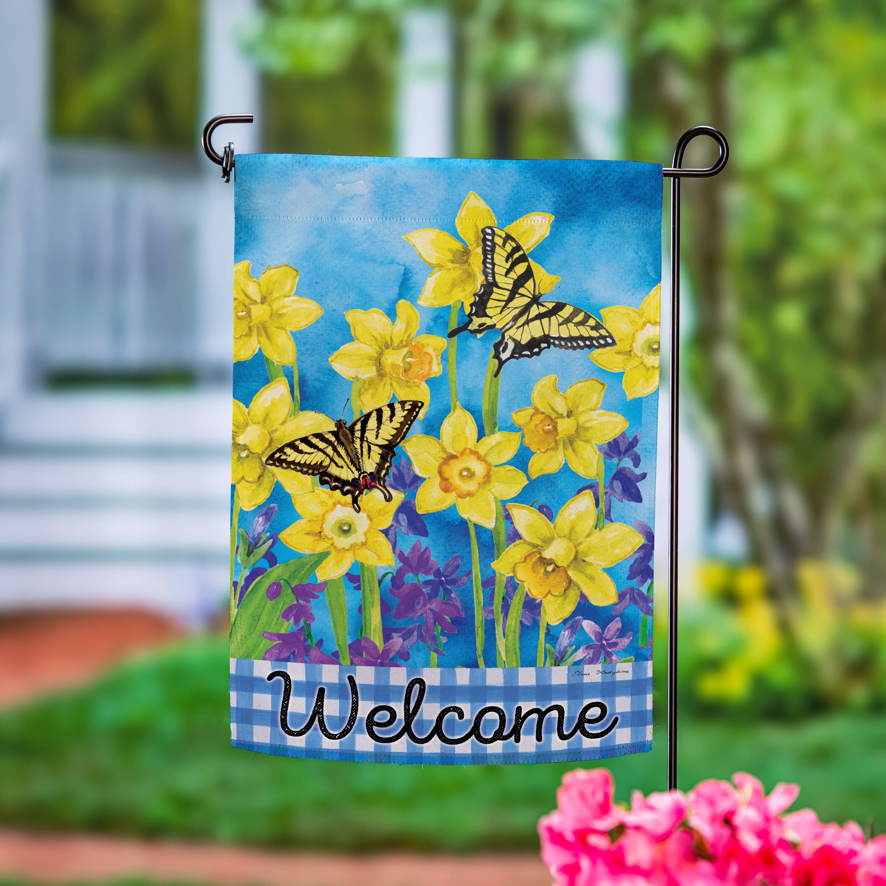 Swallowtail Daffodil Suede Garden Flag – Evergreen