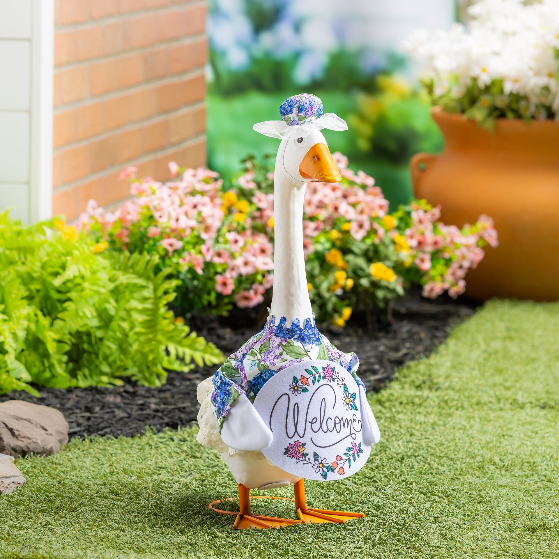 Evergreen Porch Goose Hydrangea Happiness Outfit