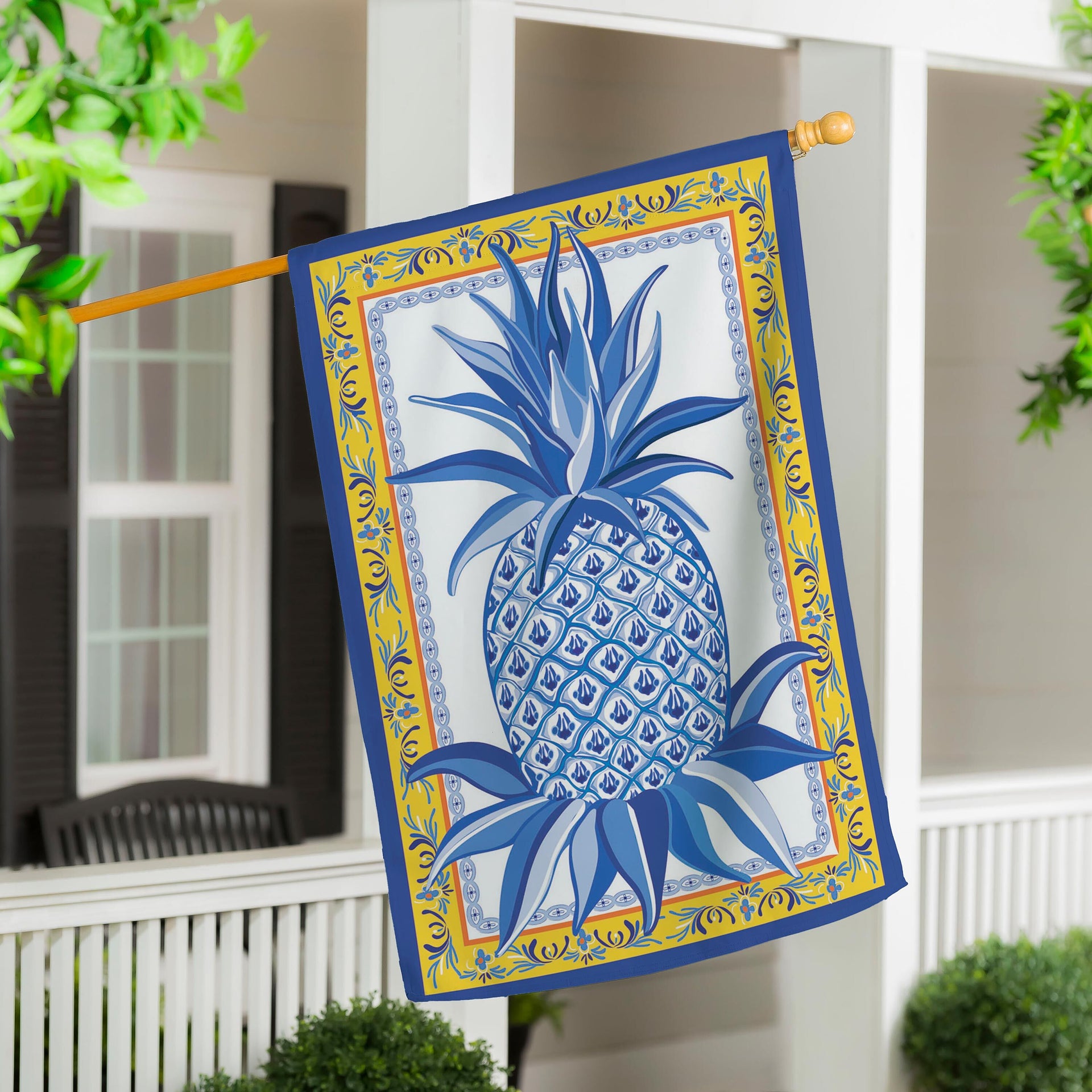 Blue & White Pineapple Applique House Flag – Evergreen