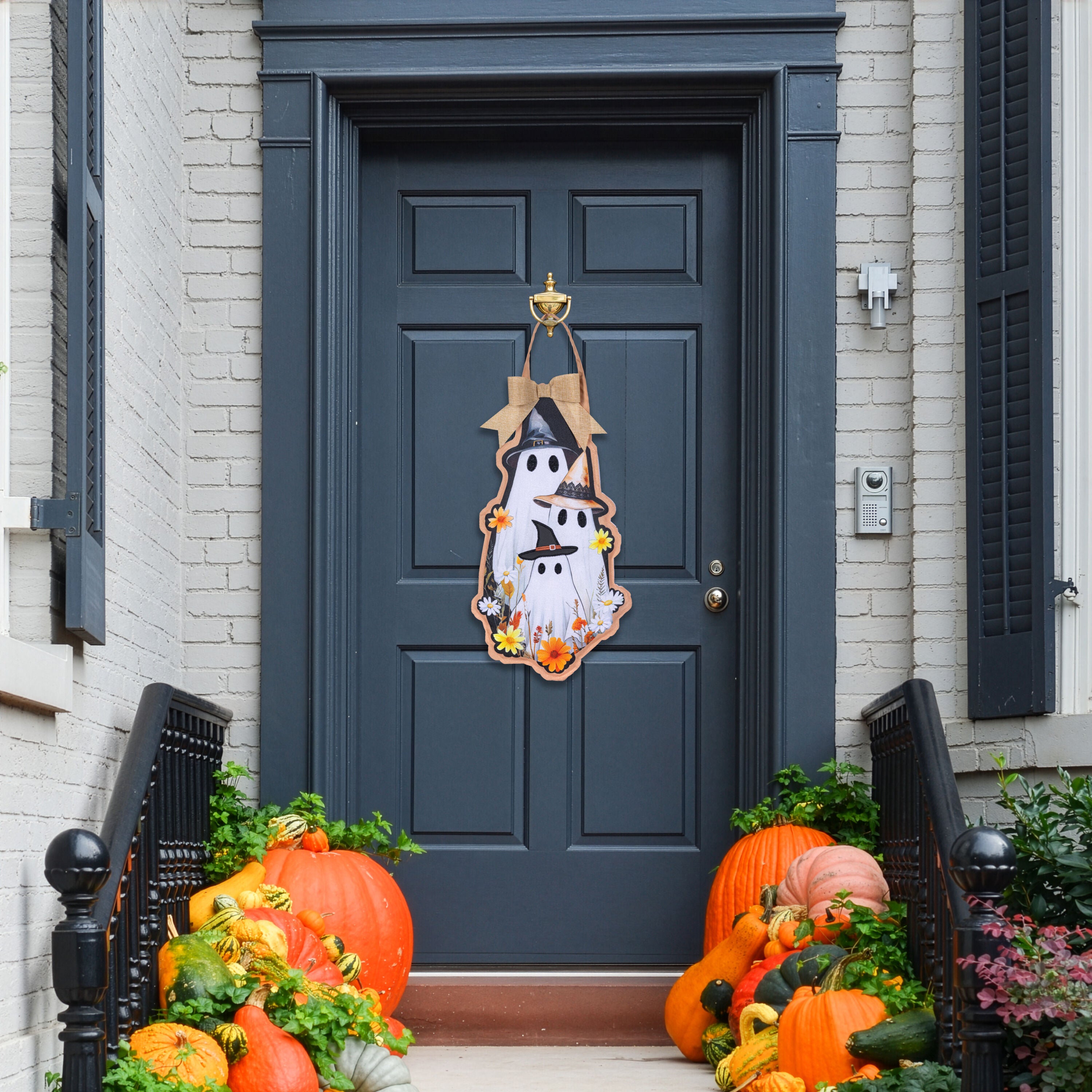 Halloween Ghost Family Shaped Door Décor – Evergreen