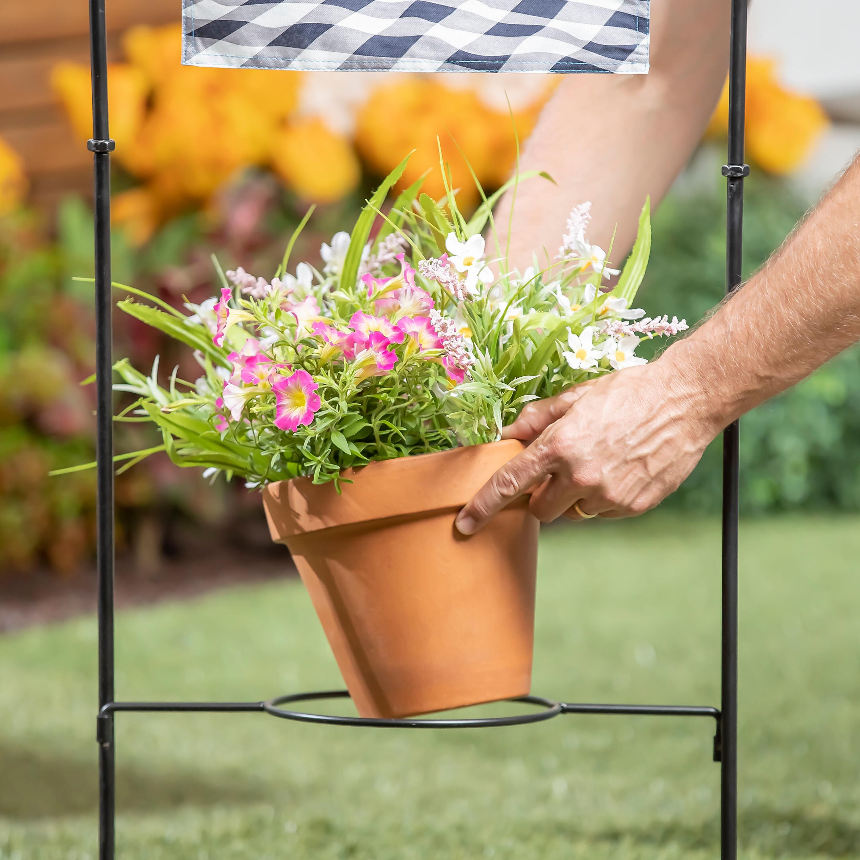 Potted Plant Garden Flag Stand – Evergreen